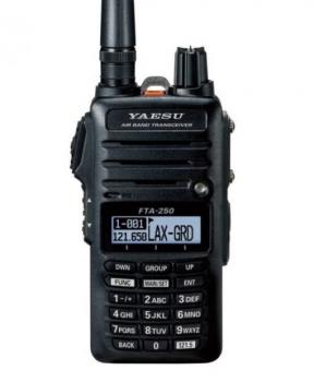 FTA-250L, YAESU Flugfunk-Handgert, mit 8,33 KHz / 25 KHz Raster